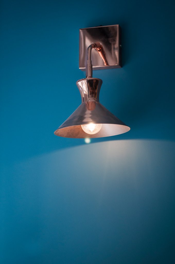 Bleu palombe et design chez Pottoka, le restaurant parisien de Sébastien Gravé